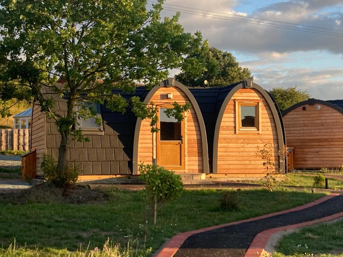Hotel Squirrel Glamping Pod School House Farm Leighton  Esterno foto