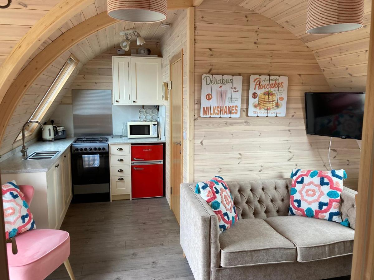 Hotel Squirrel Glamping Pod School House Farm Leighton  Esterno foto