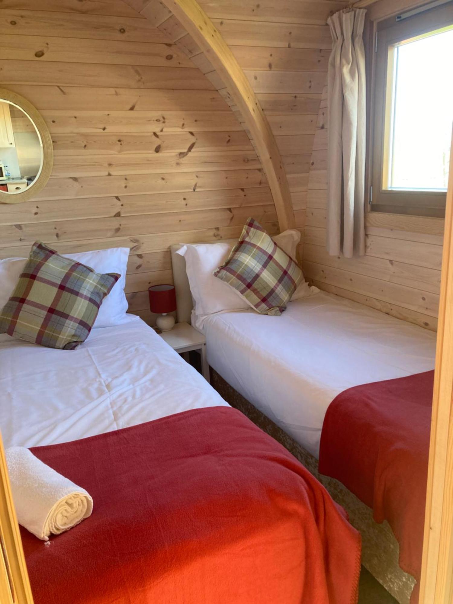 Hotel Squirrel Glamping Pod School House Farm Leighton  Esterno foto