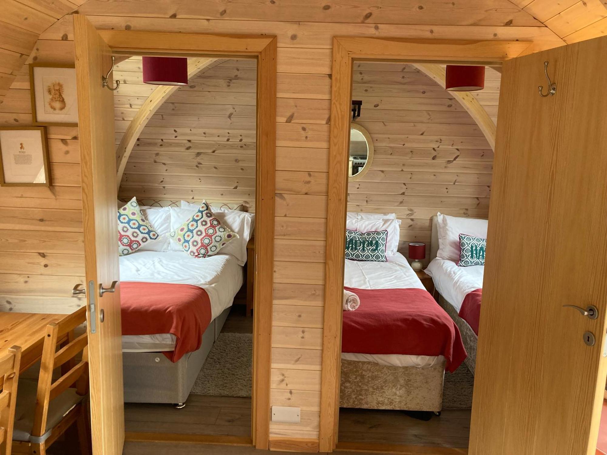 Hotel Squirrel Glamping Pod School House Farm Leighton  Esterno foto